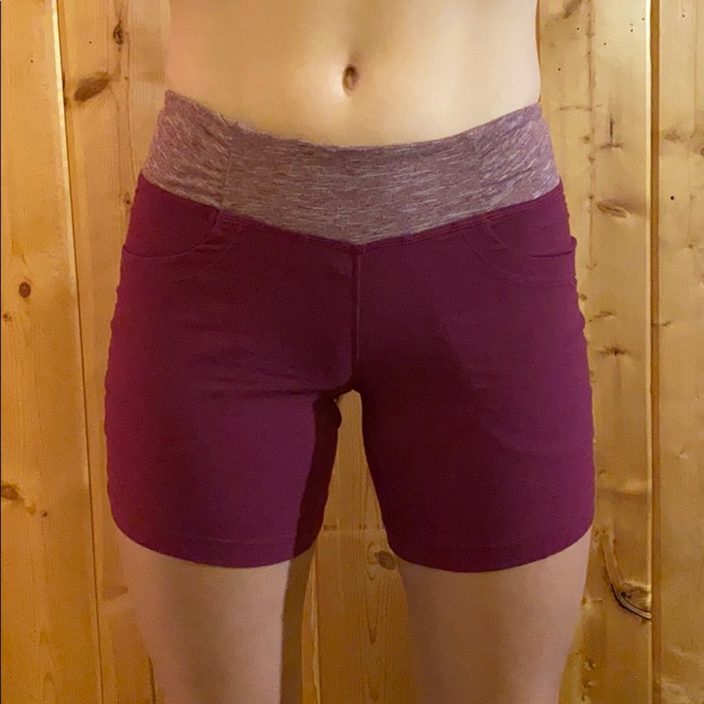 Mountain Hardwear Dynama Shorts 4” NWOT